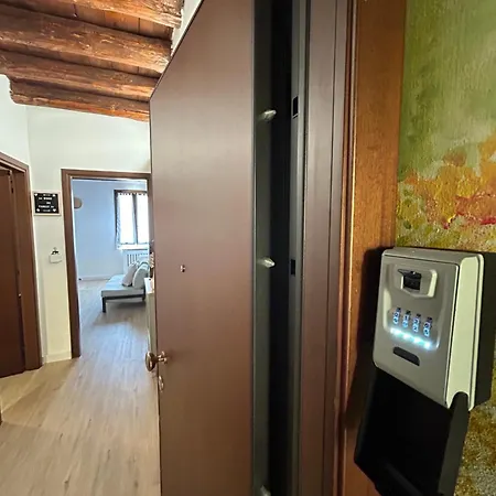 Wood 32 Family -Apartment Rovigo Buitenkant foto